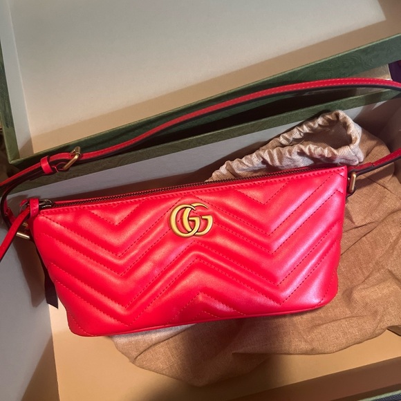Sold - Gucci GG Marmont red 2.0 padded shoulder bag NIB NEW - Picture 3 of 3